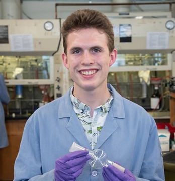 Young Oxy chemistry student in the lab